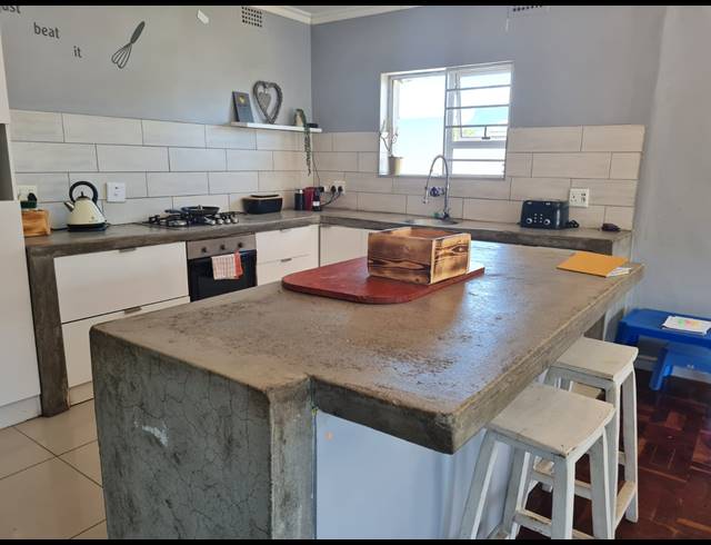 3 BEDROOM FREESTANDING SOLD IN THORNTON